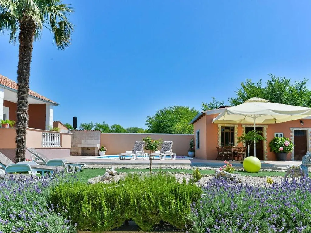 Сasa de vacaciones Meri Comfortable Holiday Residence Benkovac